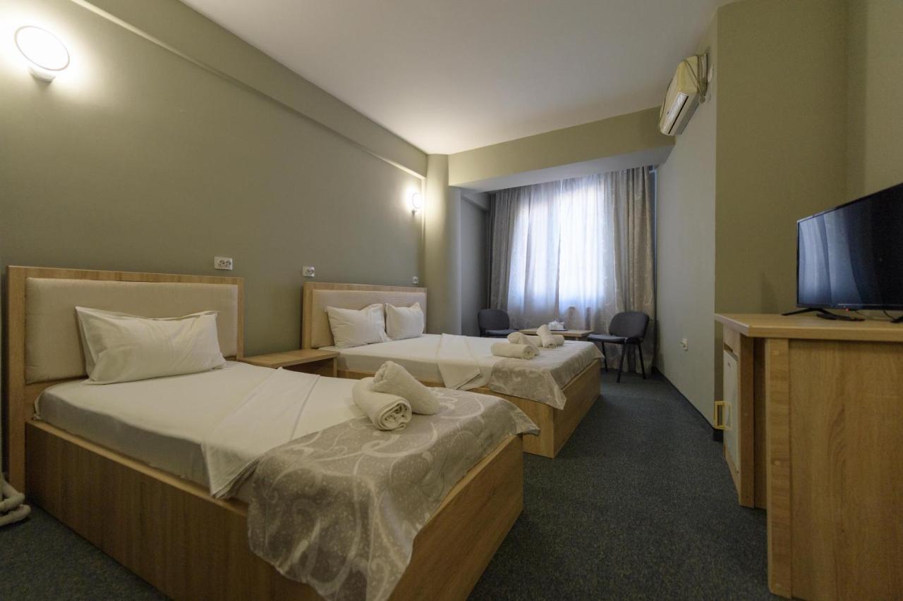 Hotel Cora Constanta Luaran gambar