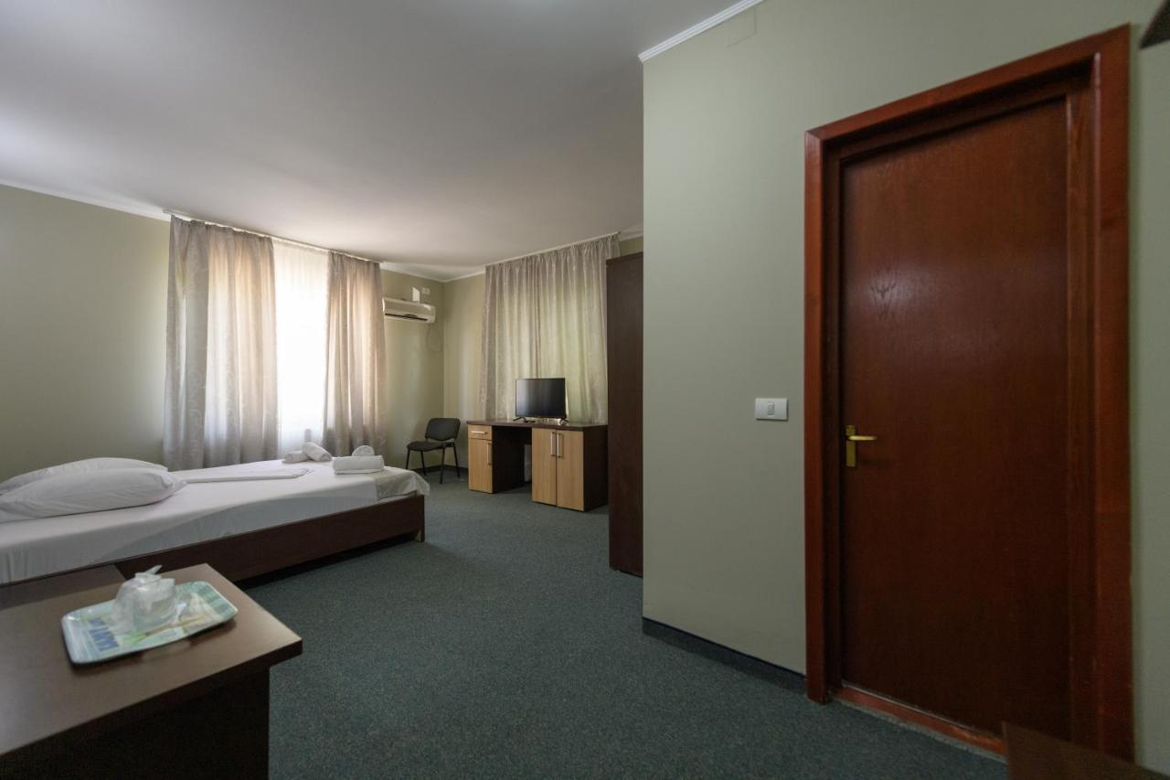 Hotel Cora Constanta Luaran gambar